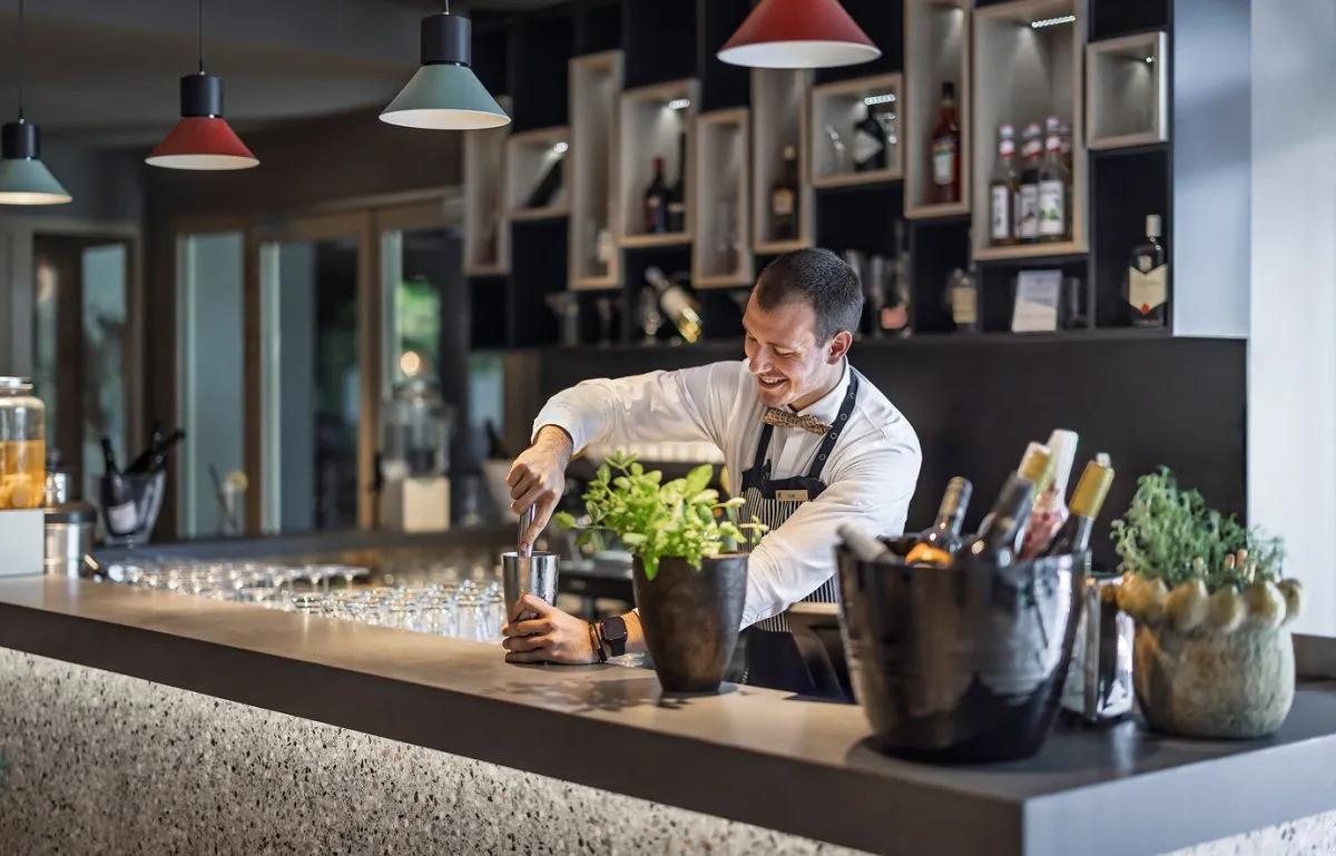 1s2a0692-1048_converted